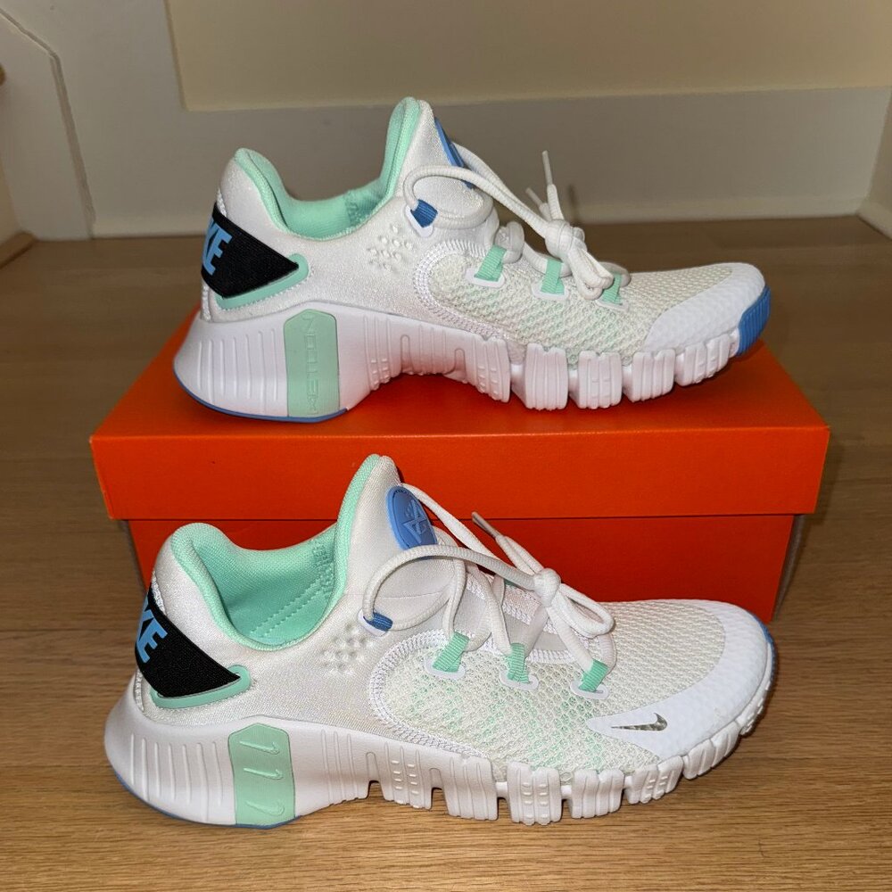 NIKE FREE METCON 4 Women's Sneaker CV05096-100